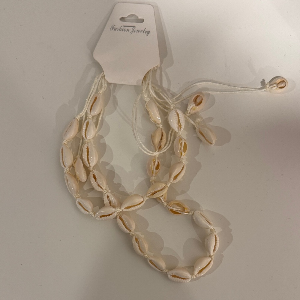 Fashion Jewelry Natural Shell Necklace - Cream and Tan